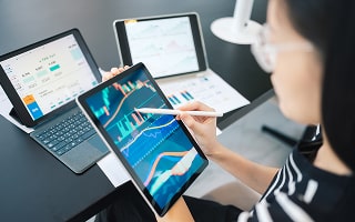 Which Key Economic, Social, and Regulatory Factors Are Driving Current Trends in Wisconsin's Local Property Markets?